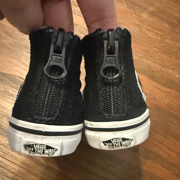 Toddler Girl VANS with Leopard Print and Heart and Back Zip Closure, size 5 - Picture 6 of 9